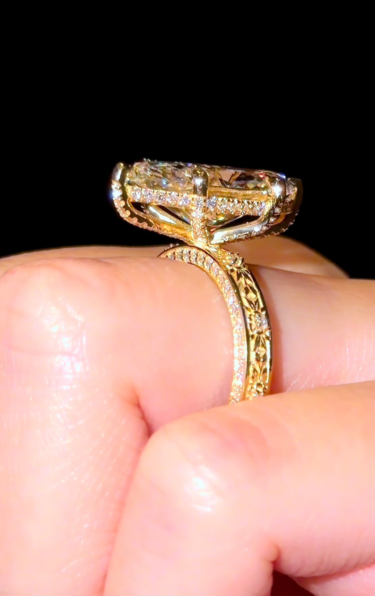 Marquise Engraved Chic