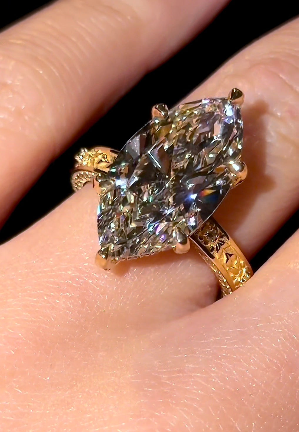 Marquise Engraved Chic