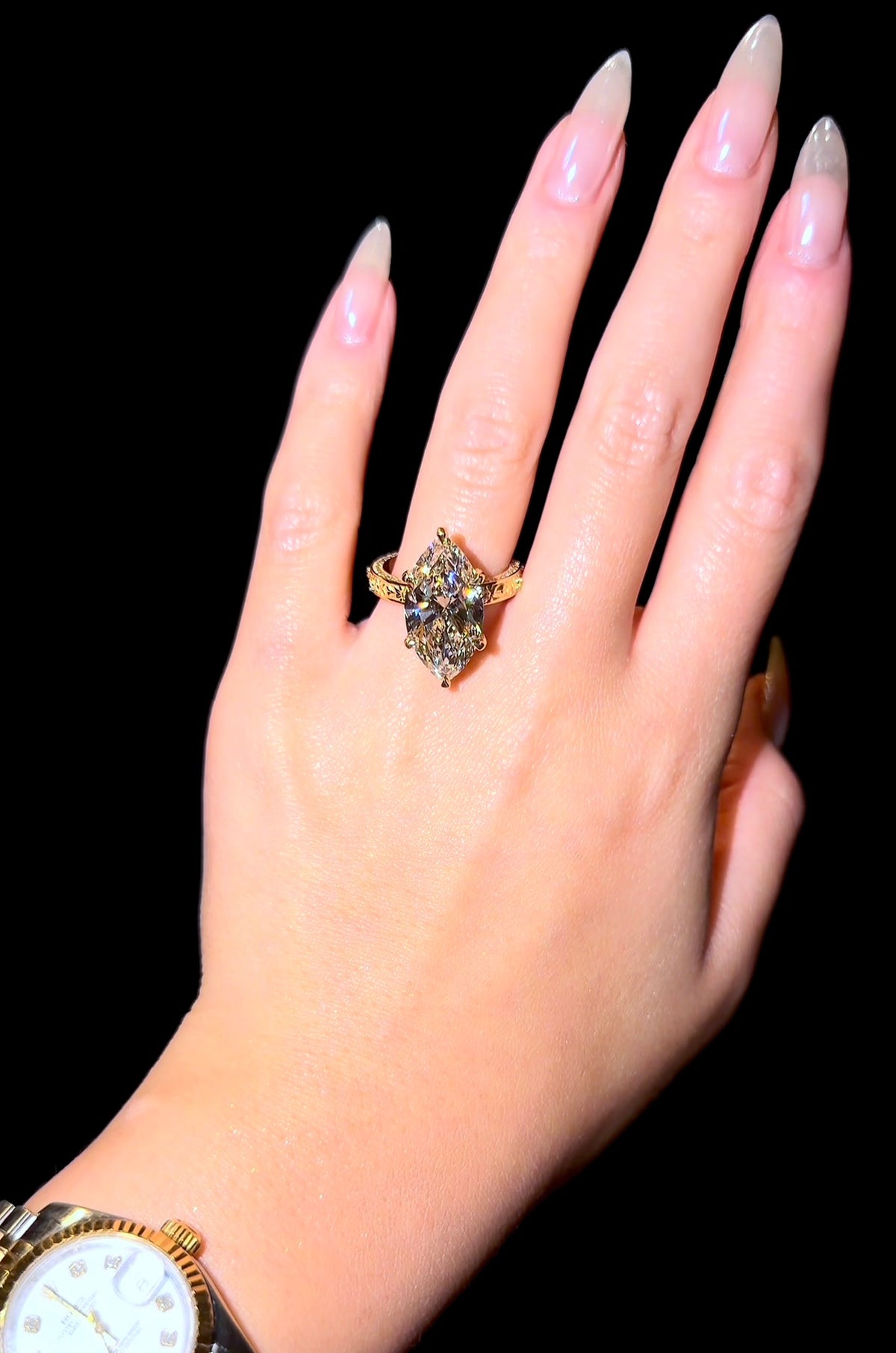 Marquise Engraved Chic