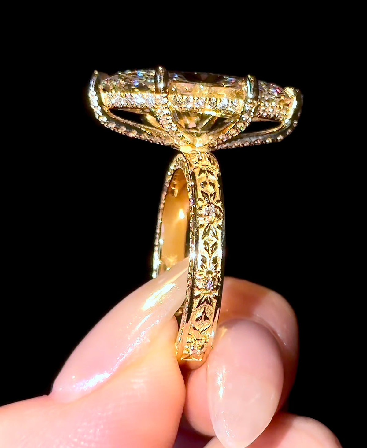 Marquise Engraved Chic