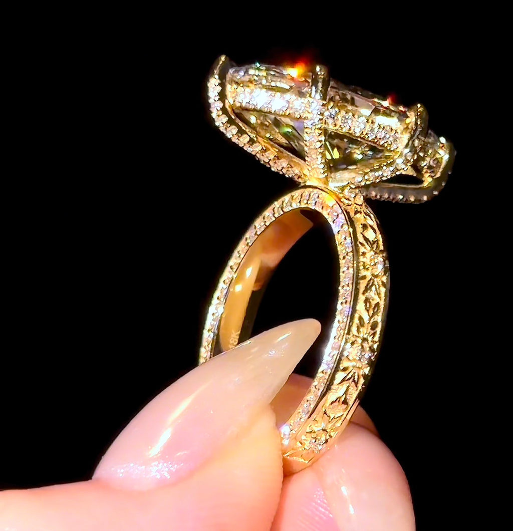 Marquise Engraved Chic
