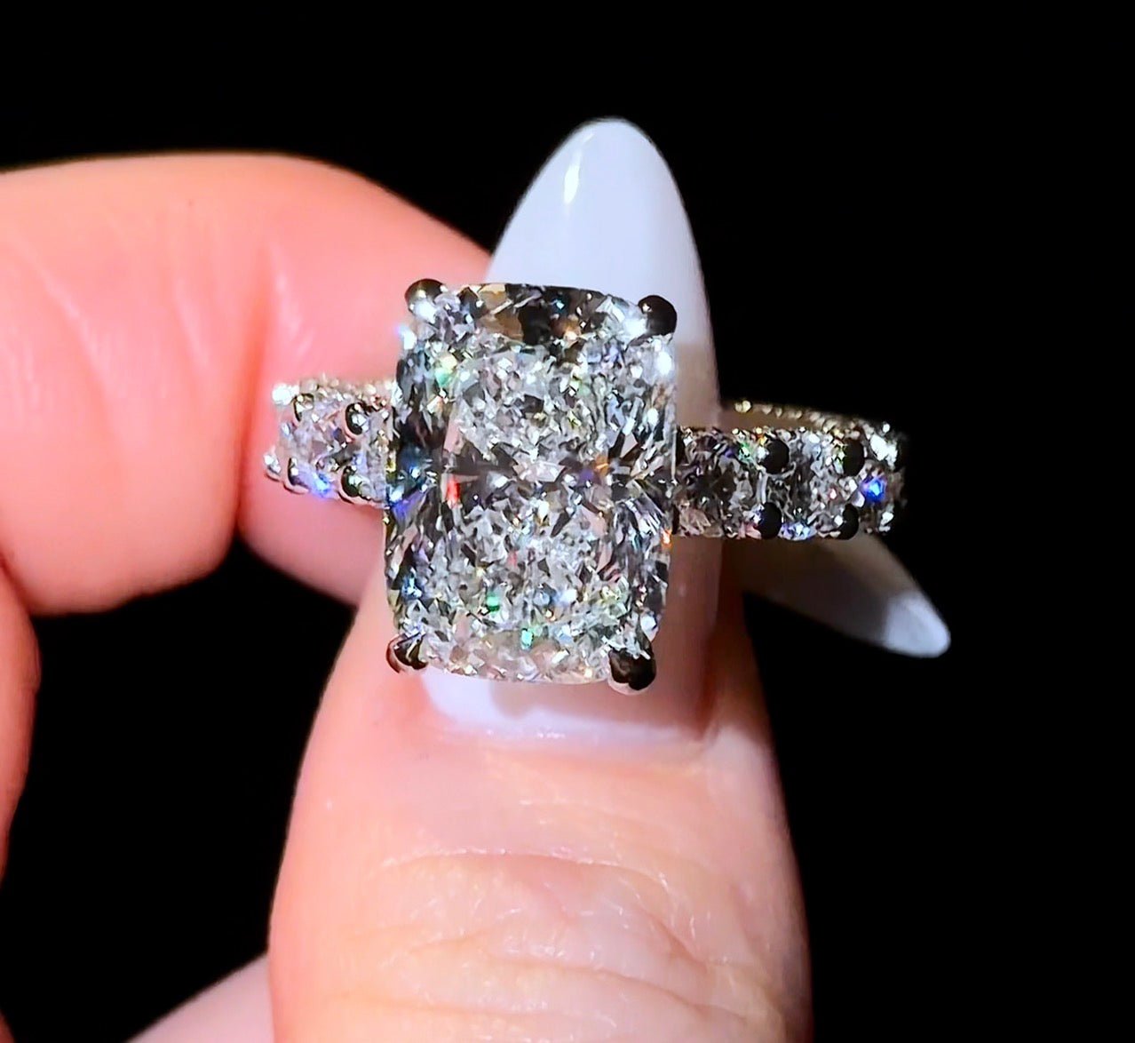 Cushion Heiress - Jewels of America