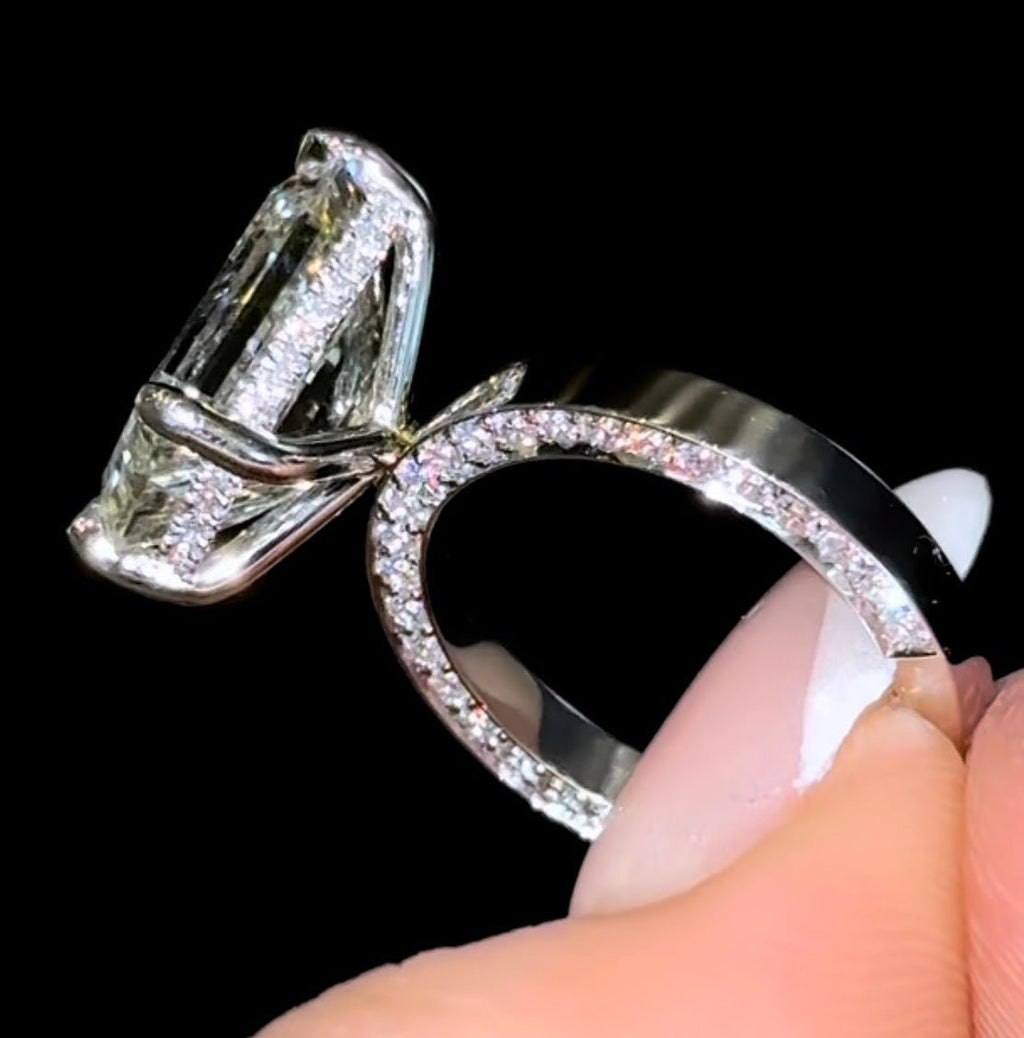 Emerald Ciara Ring - Jewels of America