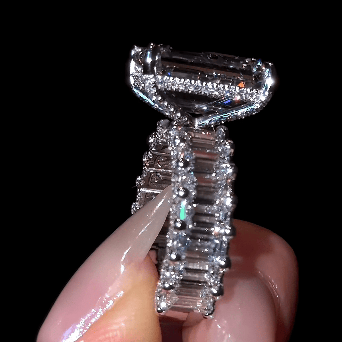 Emerald Queen Ring - Jewels of Toronto