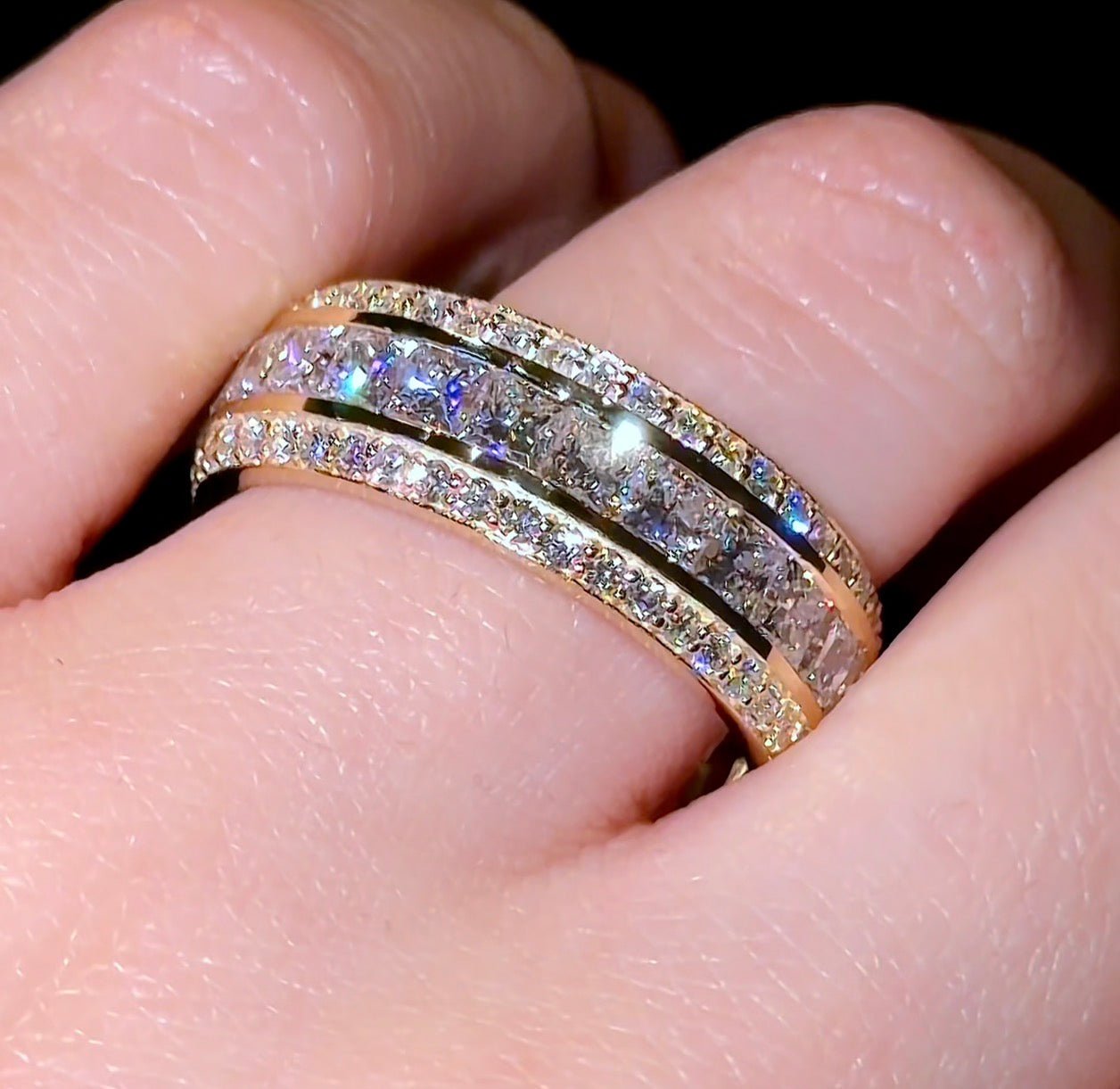 Men’s 8mm Bevelled Edge Pavé Band - Jewels of America