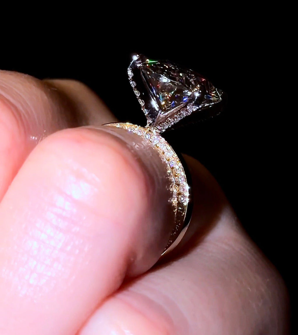 Oval Chic - Jewels of America