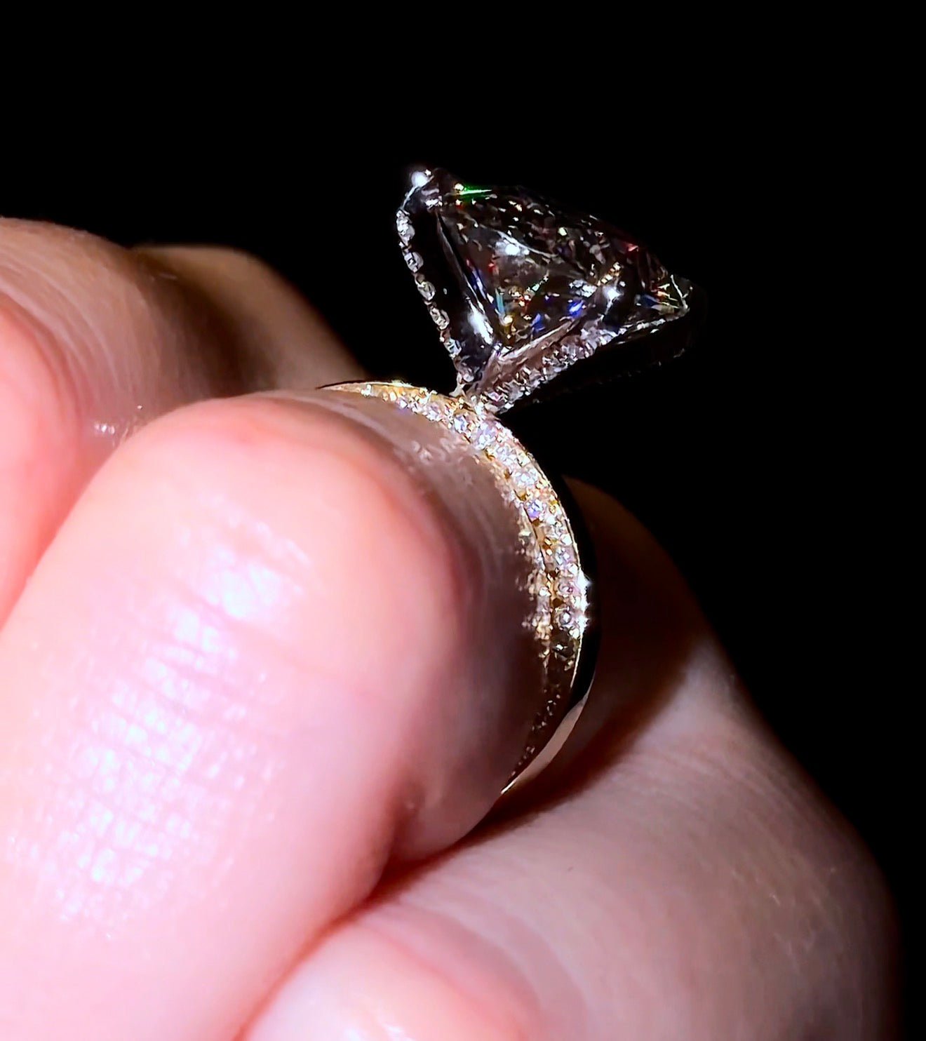 Oval Chic - Jewels of America