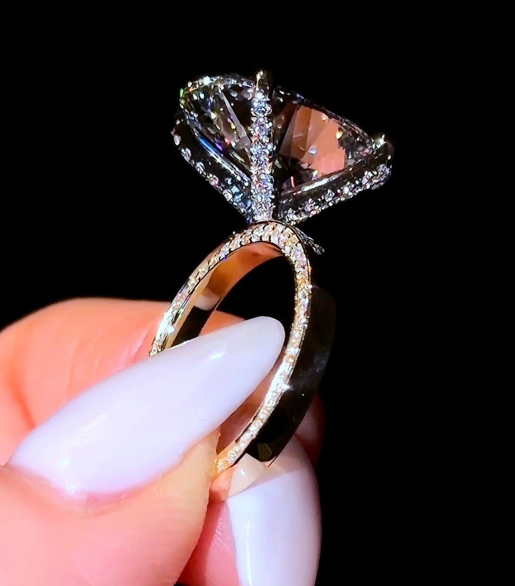Oval Chic - Jewels of America