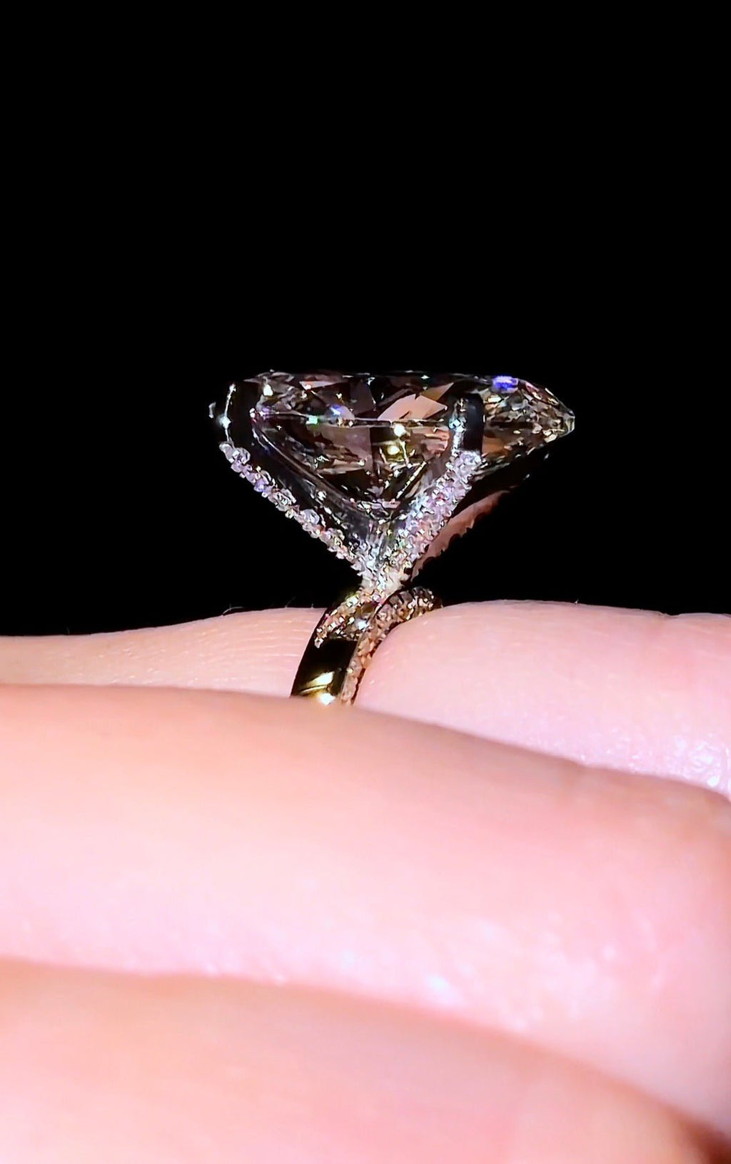 Oval Chic - Jewels of America