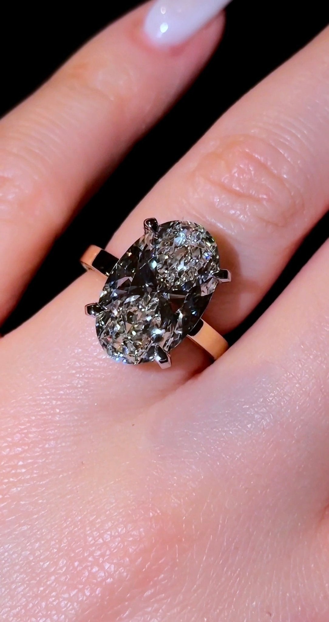 Oval Chic - Jewels of America