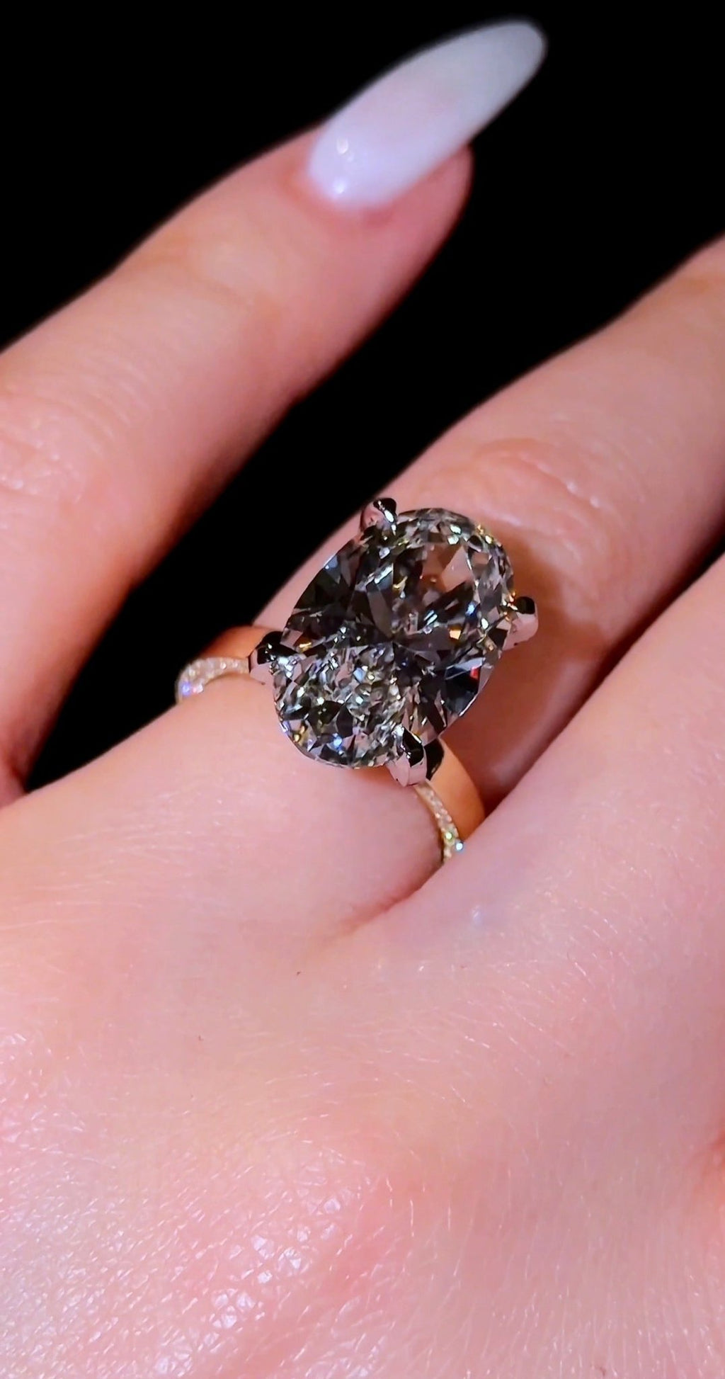 Oval Chic - Jewels of America