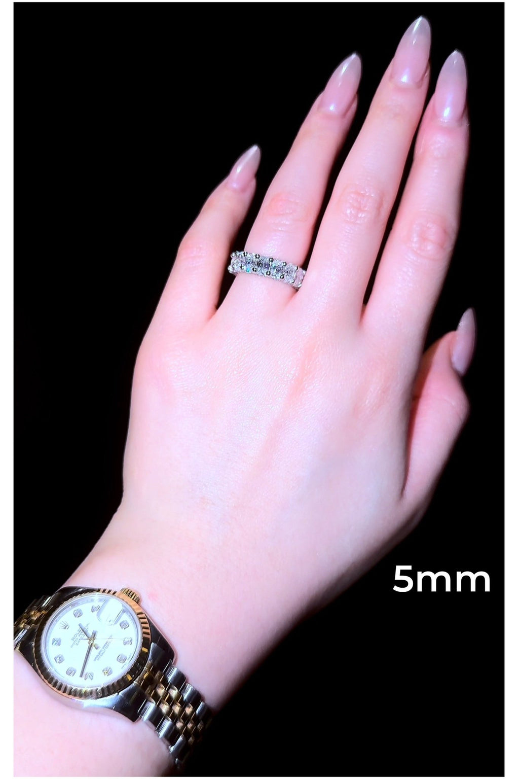 Oval Queen Wedding Band - Jewels of America