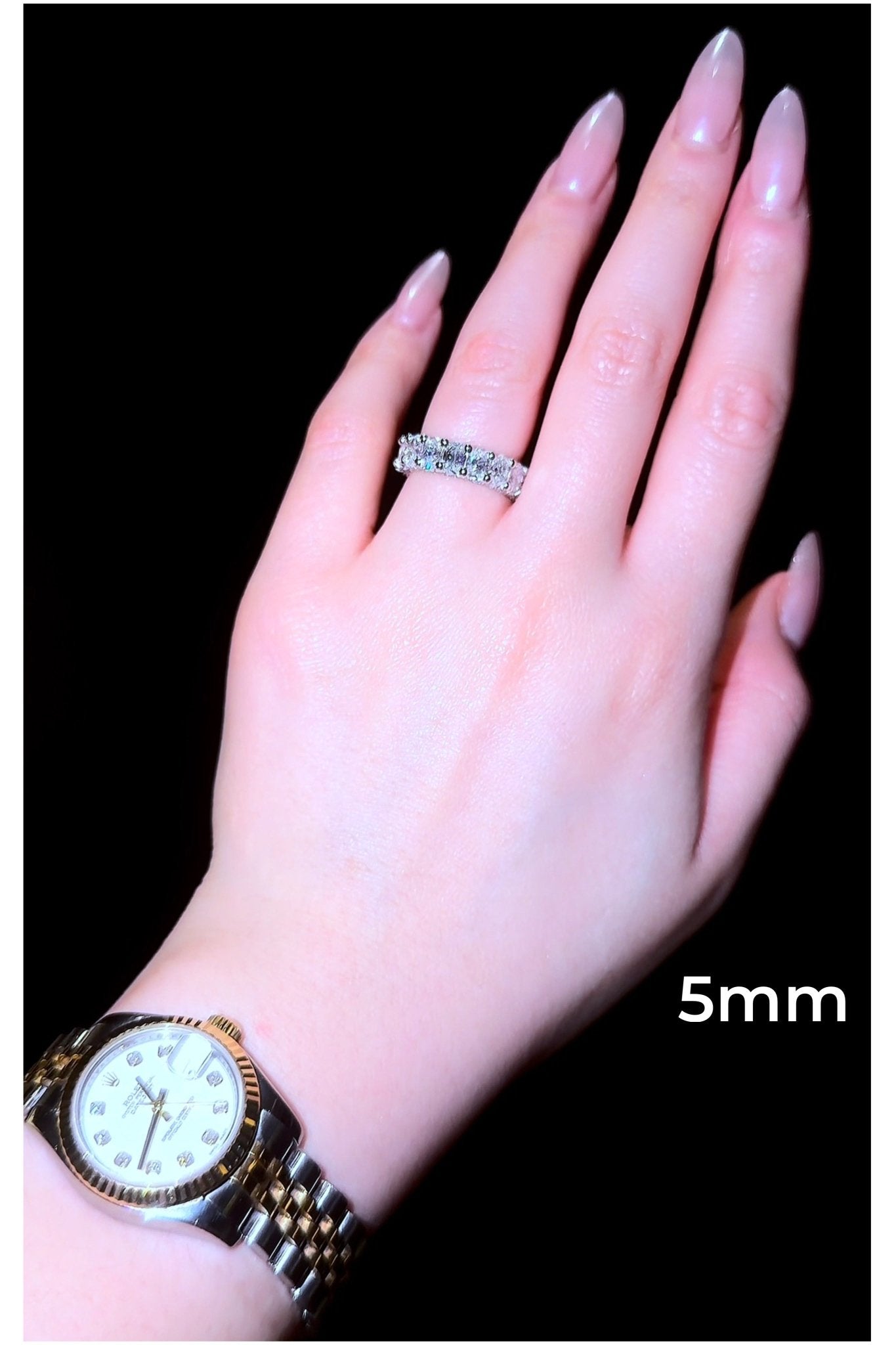 Oval Queen Wedding Band - Jewels of America