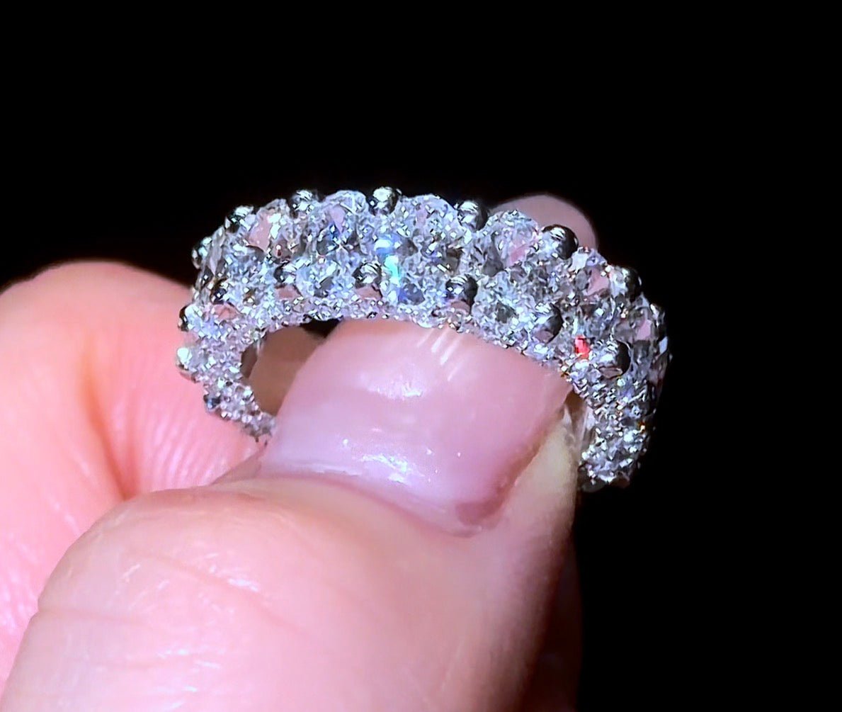 Oval Queen Wedding Band - Jewels of America