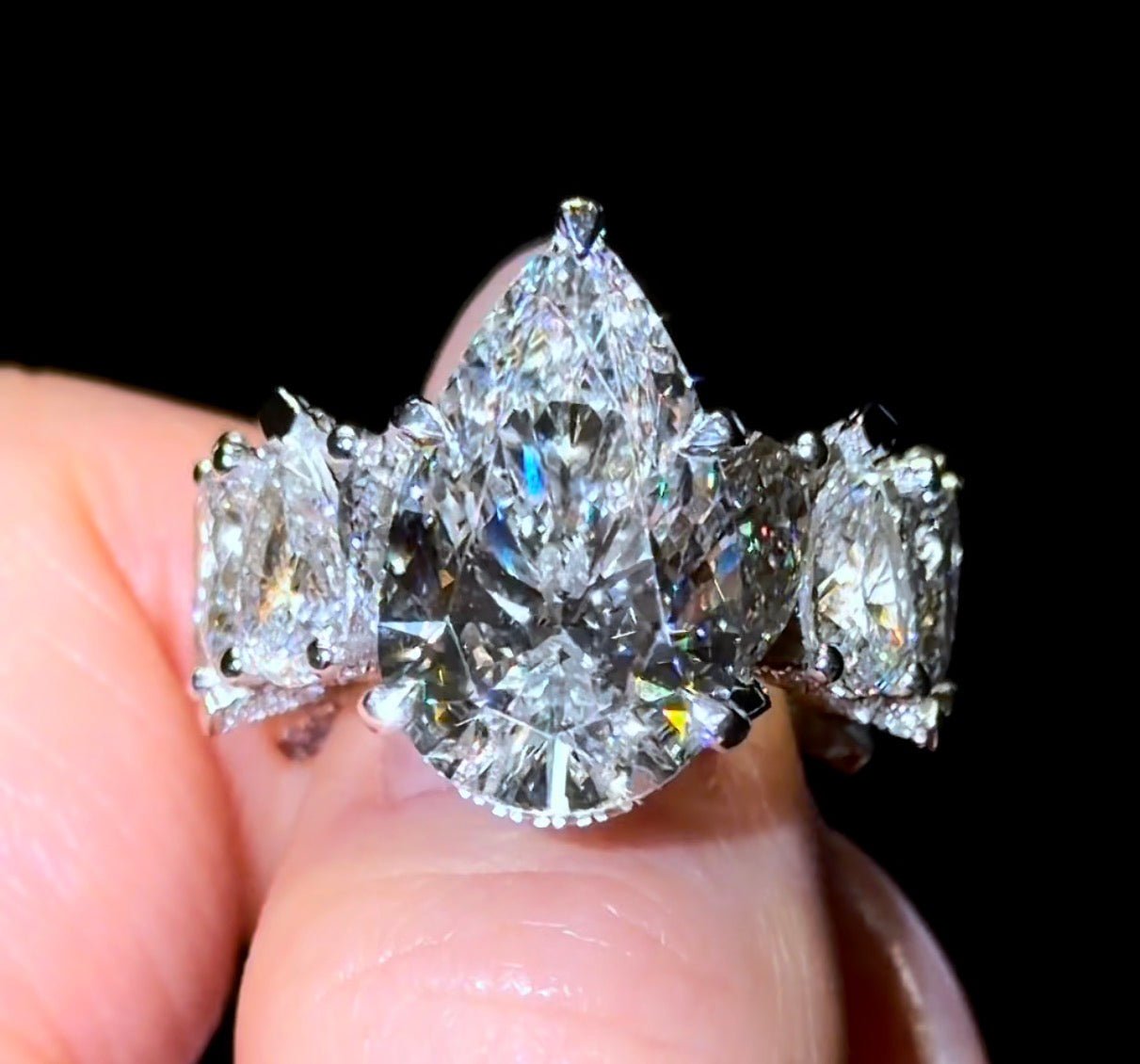 Pear Super Queen Ring - Jewels of America