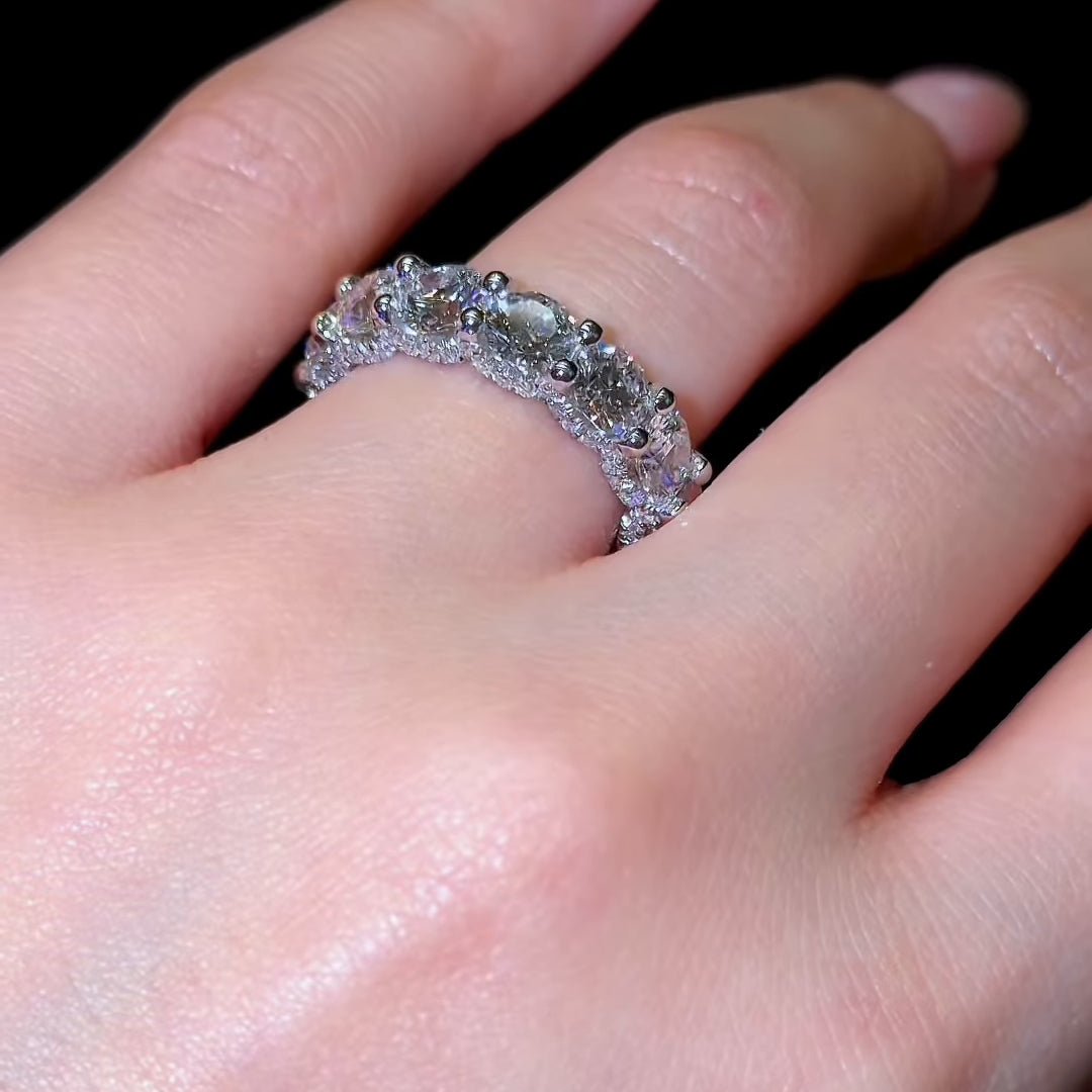 Queen Wedding Band - Jewels of Toronto