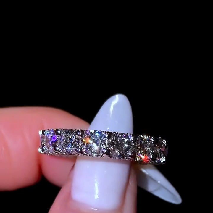 Queen Wedding Band - Jewels of Toronto