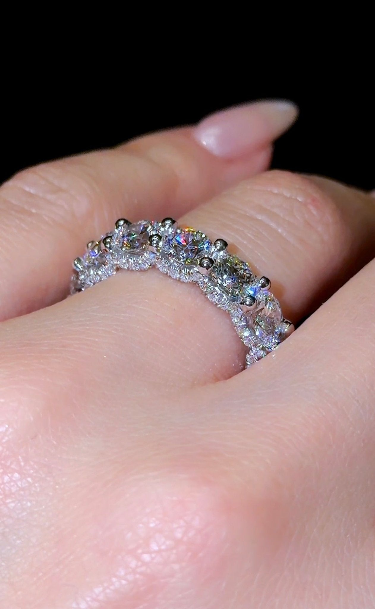 Queen Wedding Band - Jewels of America