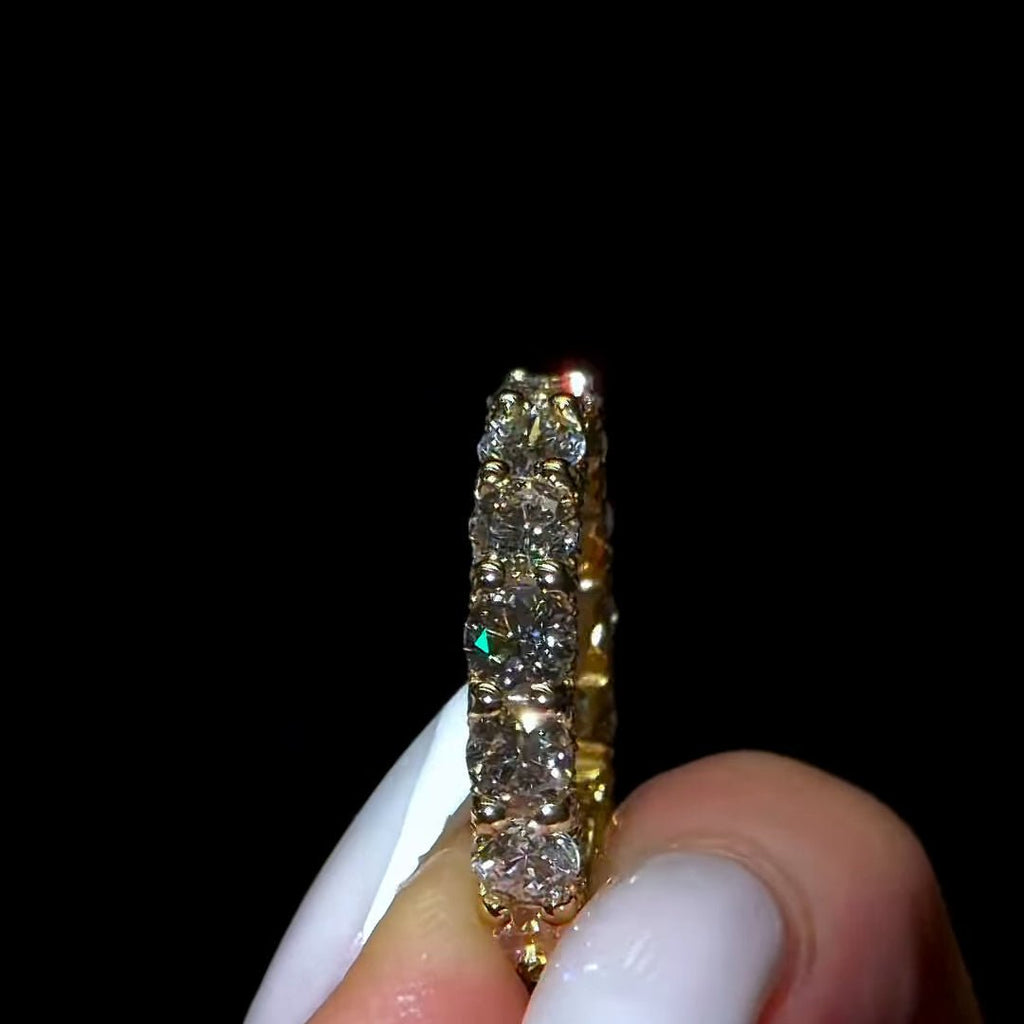 Queen Wedding Band - Jewels of Toronto