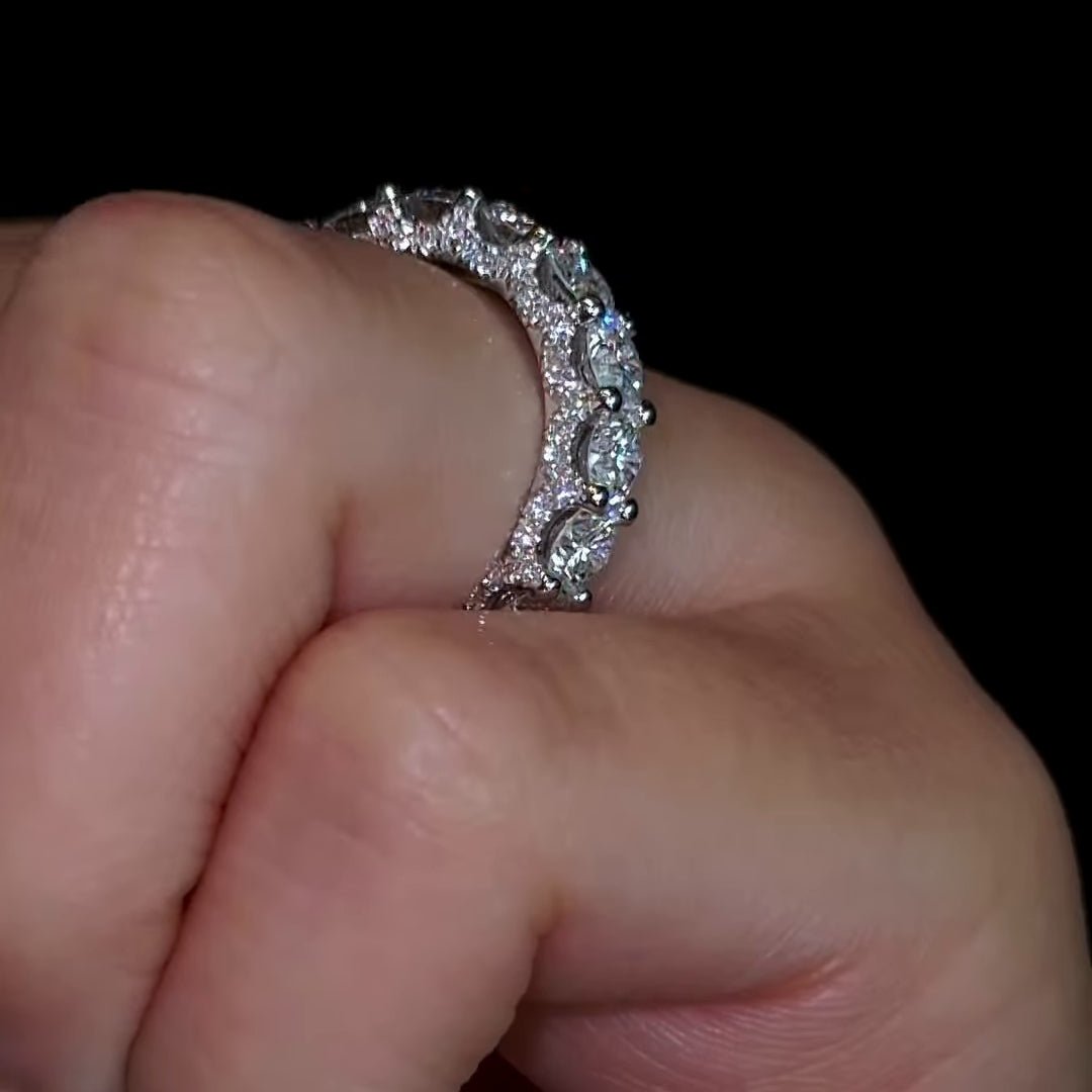 Queen Wedding Band - Jewels of Toronto