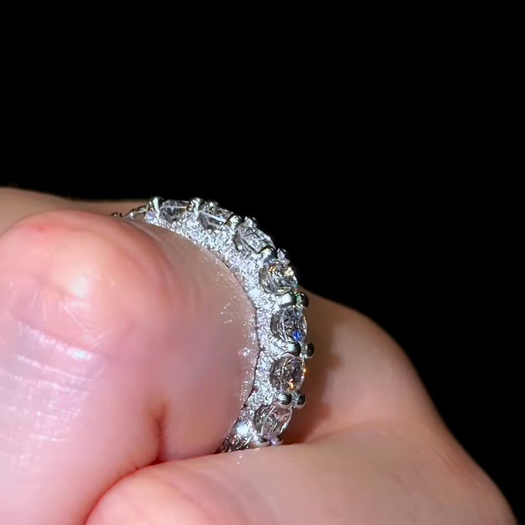 Queen Wedding Band - Jewels of Toronto