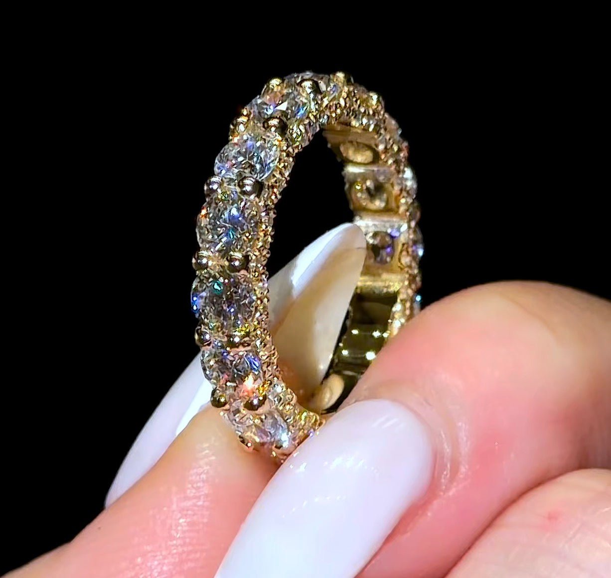 Queen Wedding Band - Jewels of America