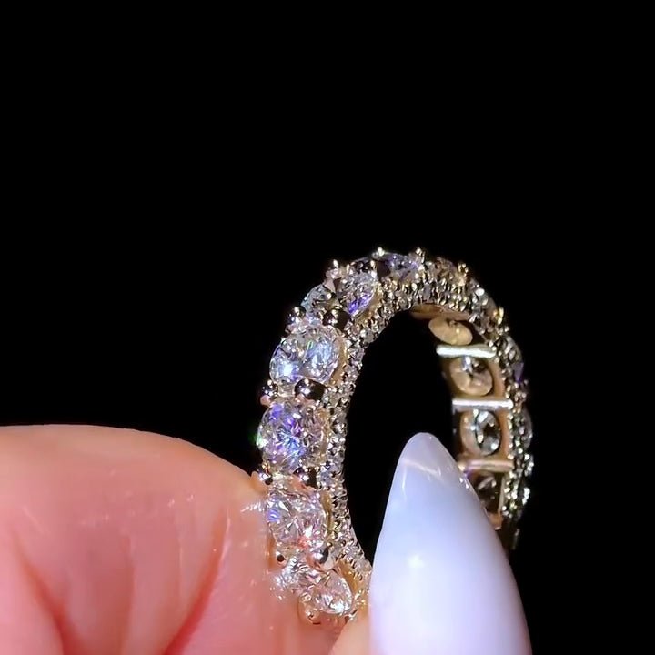 Queen Wedding Band - Jewels of Toronto