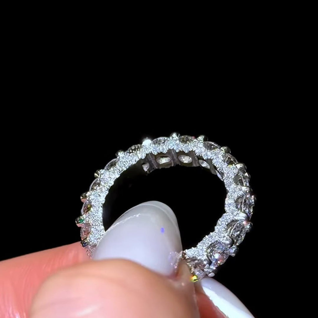 Queen Wedding Band - Jewels of Toronto