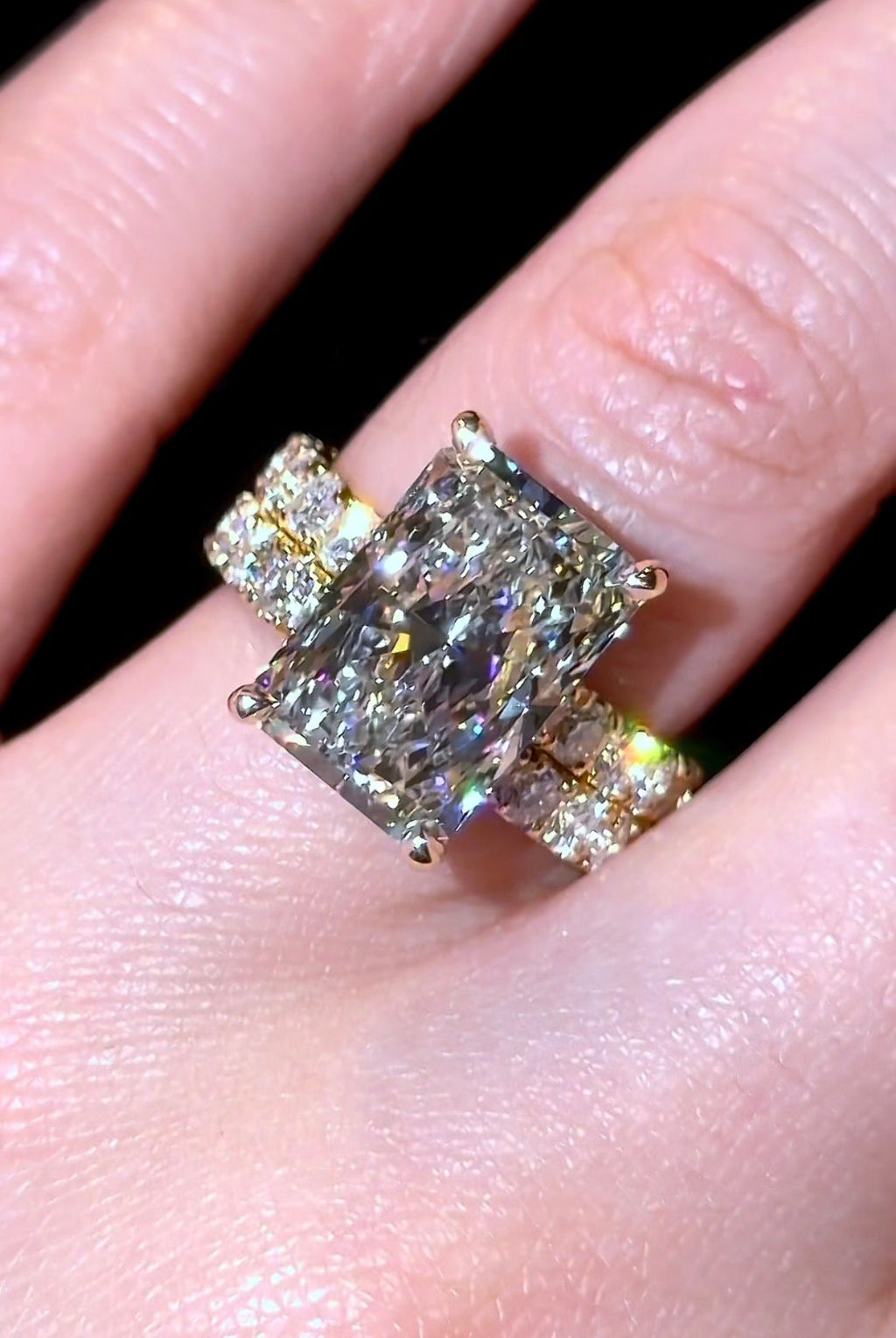 Radiant Pavé Cathedral Set - Jewels of America