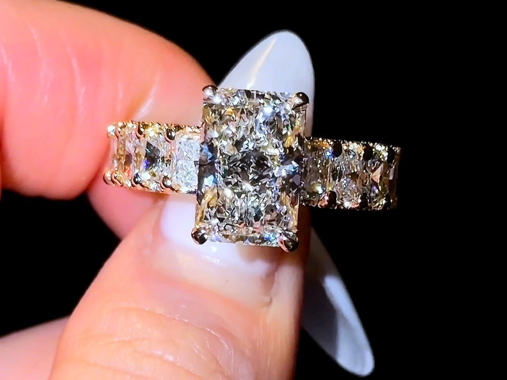 Radiant Queen Ring - Jewels of America