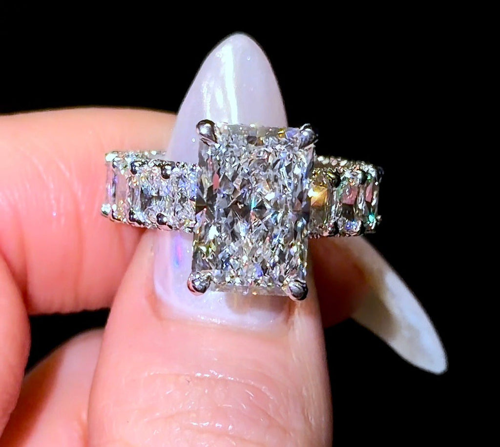 Radiant Queen Ring - Jewels of America