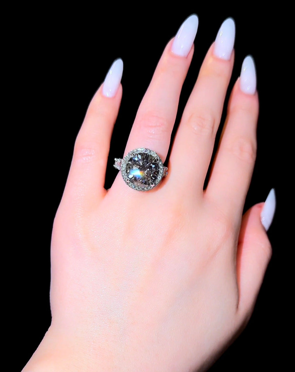 Traditional Round Flower Queen Ring - Jewels of America