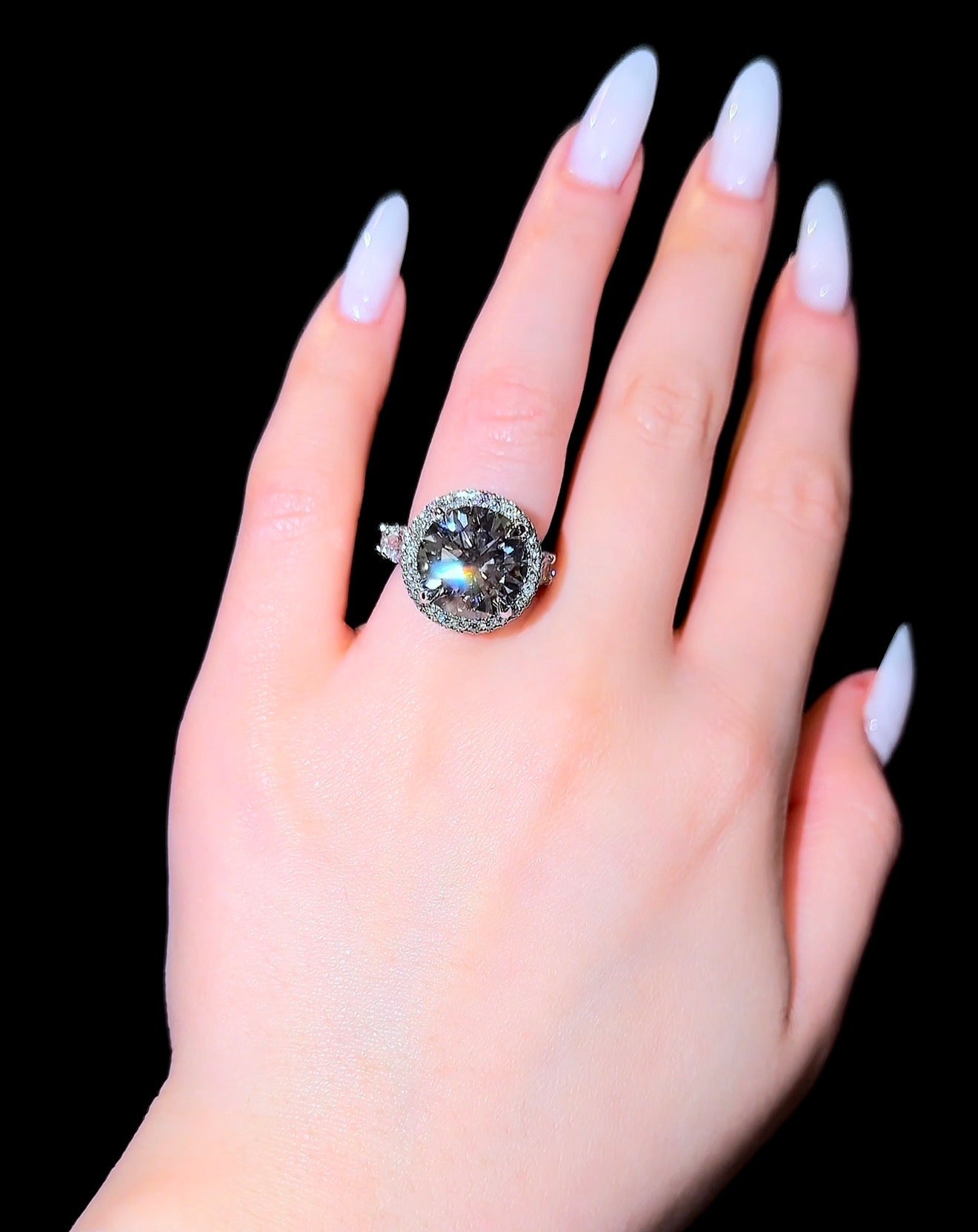 Traditional Round Flower Queen Ring - Jewels of America
