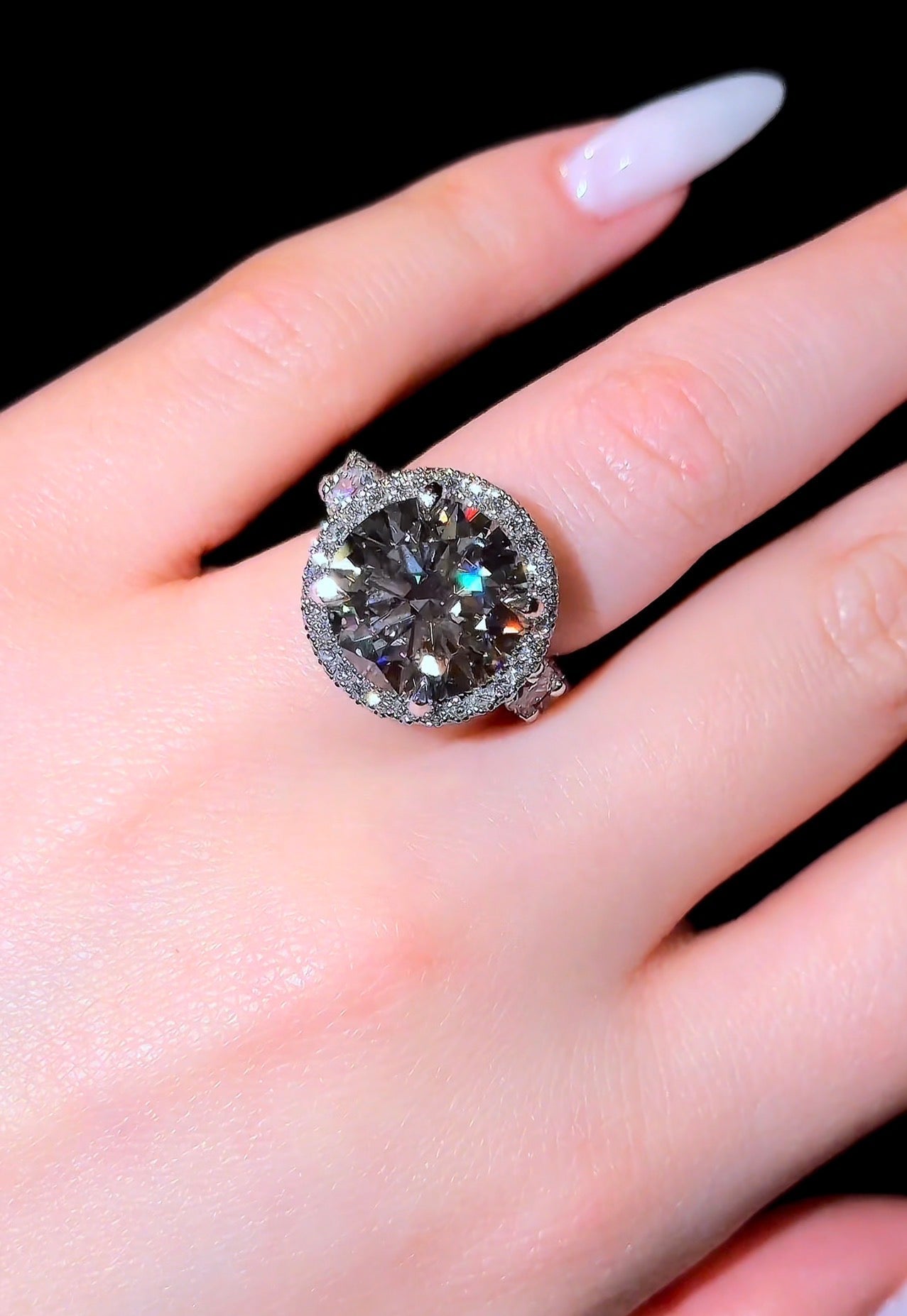 Traditional Round Flower Queen Ring - Jewels of America