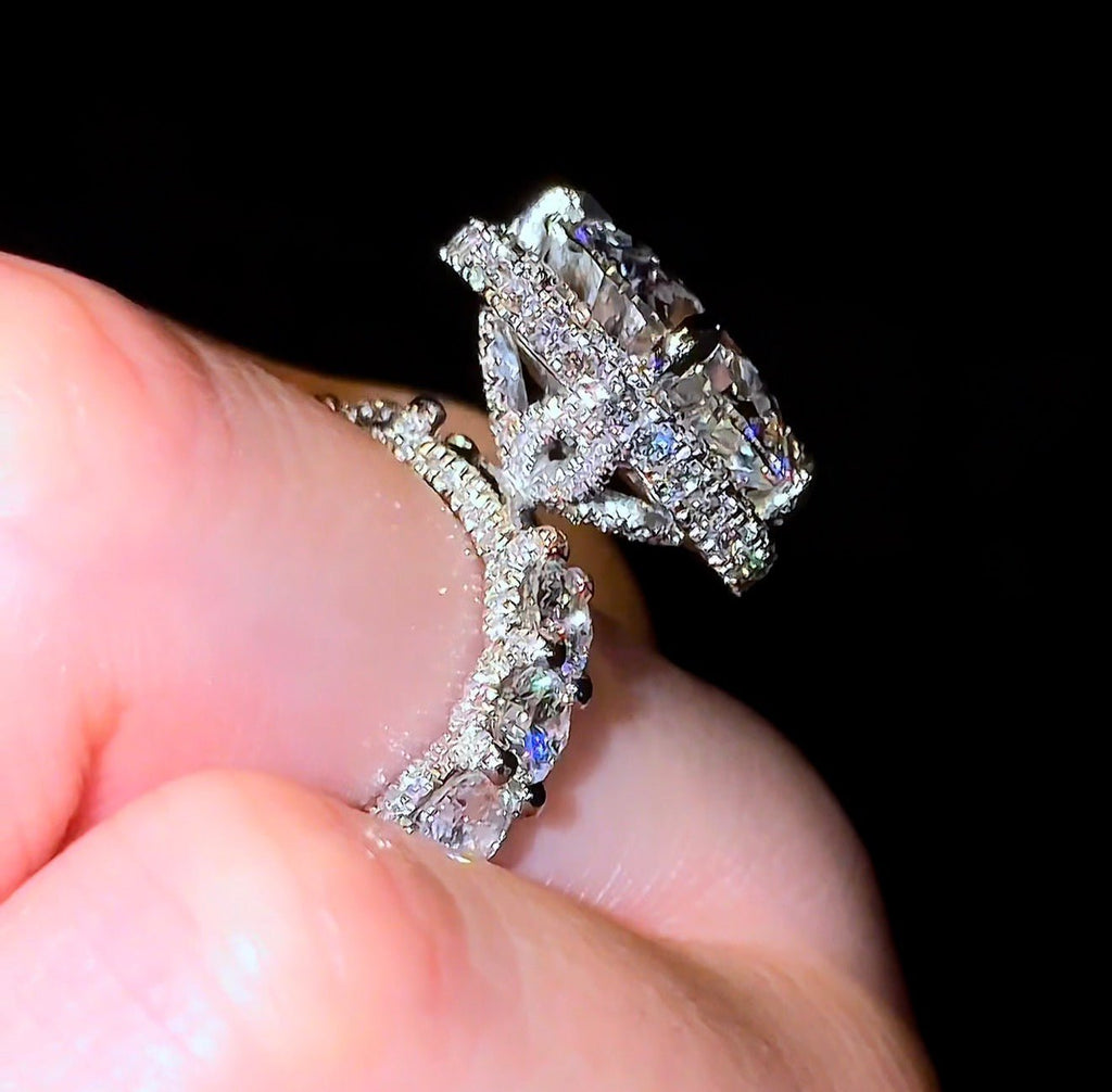 Traditional Round Flower Queen Ring - Jewels of America