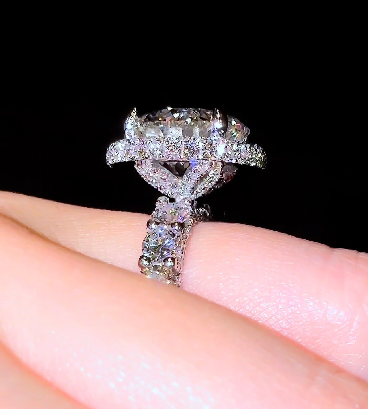 Traditional Round Flower Queen Ring - Jewels of America