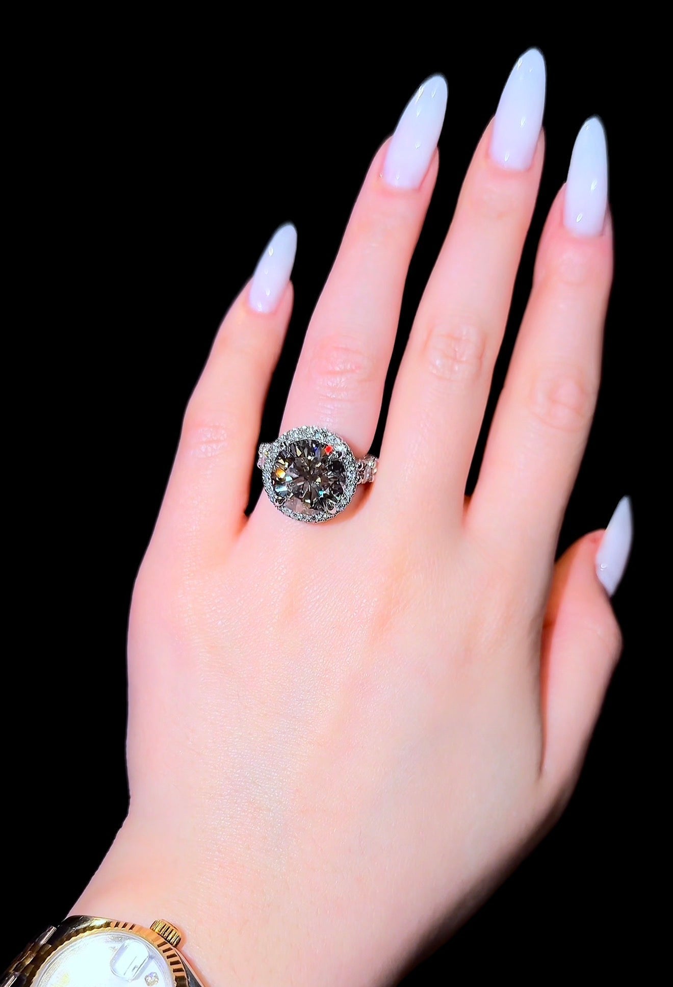 Traditional Round Flower Queen Ring - Jewels of America
