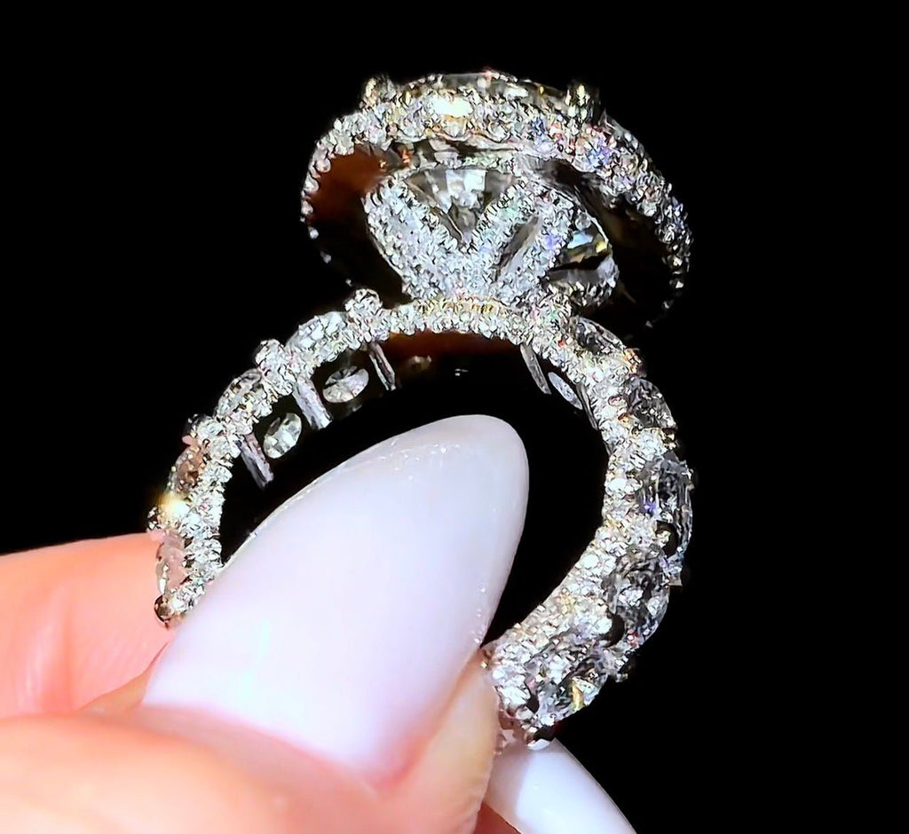 Traditional Round Flower Queen Ring - Jewels of America